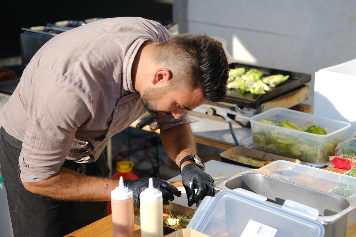 Jedi, ki v ospredje postavljajo gorenjske postrvi, so se lepo vključile v ponudbo poletnih tržnic. Foto: arhiv Zavoda za turizem in kulturo Kranj