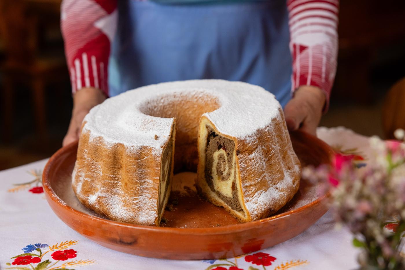 Potica ob veliki noči ne sme manjkat na praznični mizi. Foto: Črt Piksi / arhiv Zavoda za turizem in kulturo Kranj