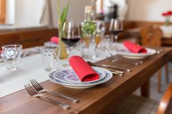 Tri buticne zgodbe kranjske gastronomije_Visit Kranj_NASLOVNA FOTKA pr koncovc foto Vida Dimovska